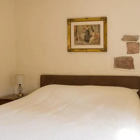 Plum Guide - On Water Hill Apartament